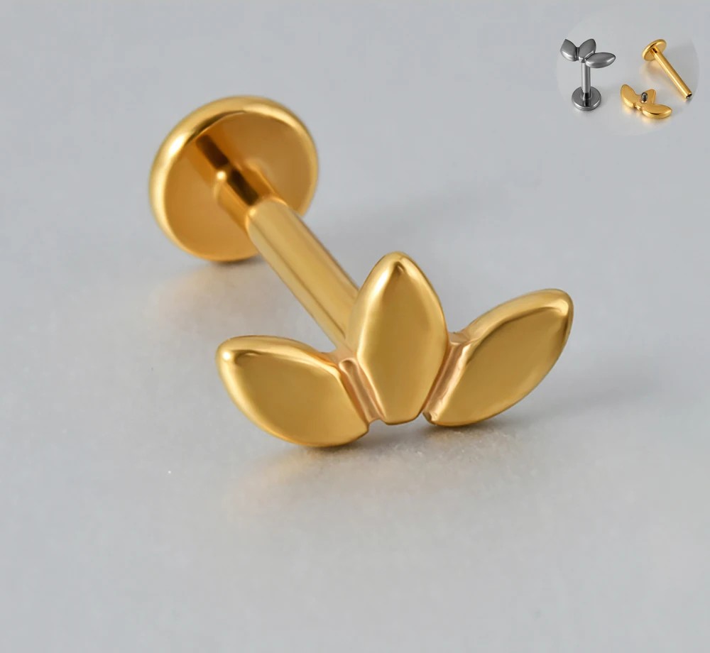 Delicate Leaf Stud in Gold